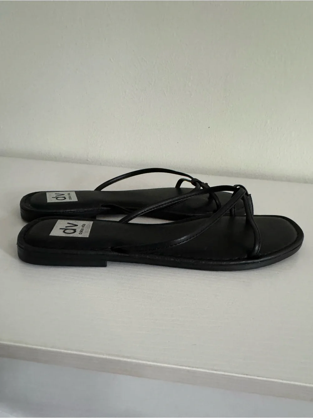 Dolce Vita Black Strappy Toe-Loop Sandals